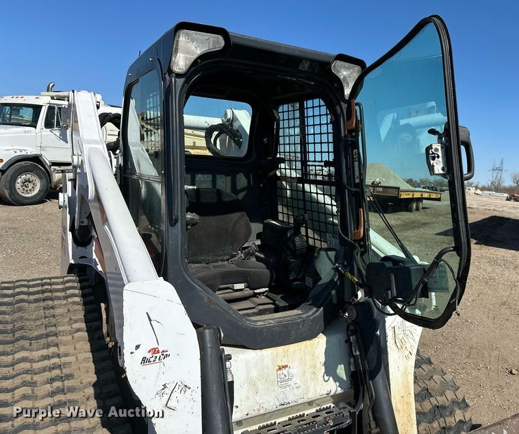 image for item DT7134 2019 Bobcat T770 tracked skid steer loader