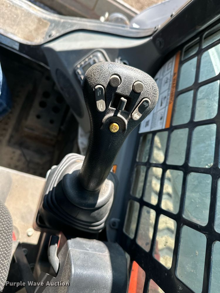 image for item DT7134 2019 Bobcat T770 tracked skid steer loader