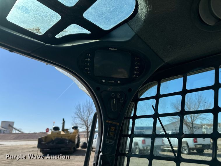 image for item DT7134 2019 Bobcat T770 tracked skid steer loader