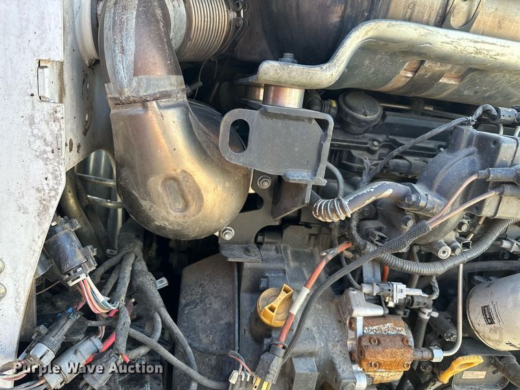 image for item DT7134 2019 Bobcat T770 tracked skid steer loader