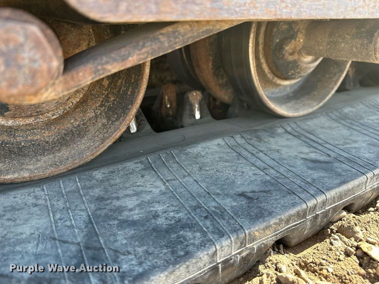 image for item DT7134 2019 Bobcat T770 tracked skid steer loader