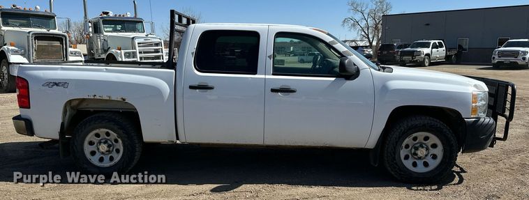 image for item DT7135 2013 Chevrolet 1500 Crew Cab pickup truck