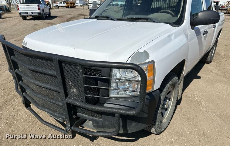 image for item DT7135 2013 Chevrolet 1500 Crew Cab pickup truck