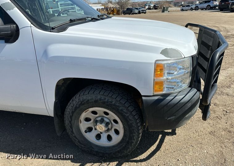 image for item DT7135 2013 Chevrolet 1500 Crew Cab pickup truck