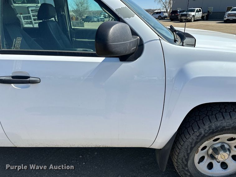 image for item DT7135 2013 Chevrolet 1500 Crew Cab pickup truck