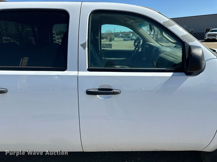 image for item DT7135 2013 Chevrolet 1500 Crew Cab pickup truck