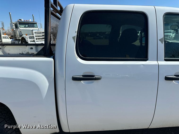 image for item DT7135 2013 Chevrolet 1500 Crew Cab pickup truck