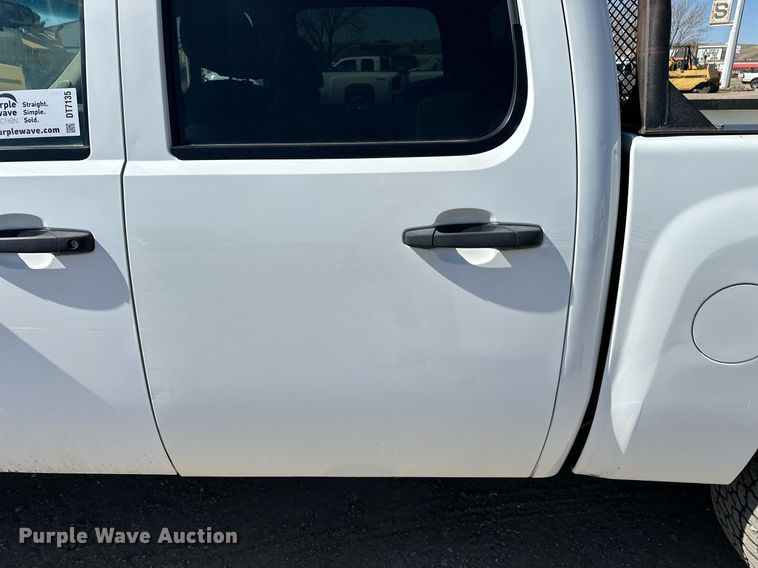 image for item DT7135 2013 Chevrolet 1500 Crew Cab pickup truck