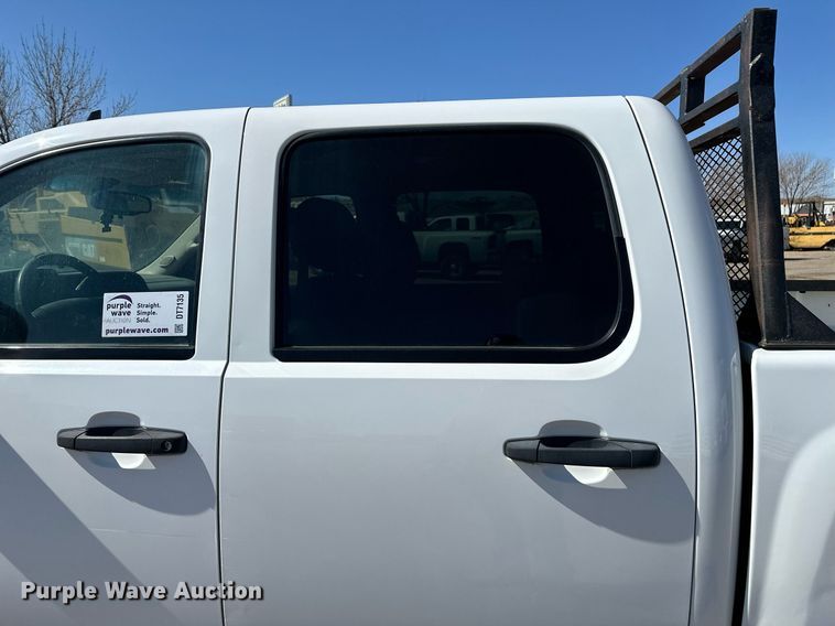 image for item DT7135 2013 Chevrolet 1500 Crew Cab pickup truck