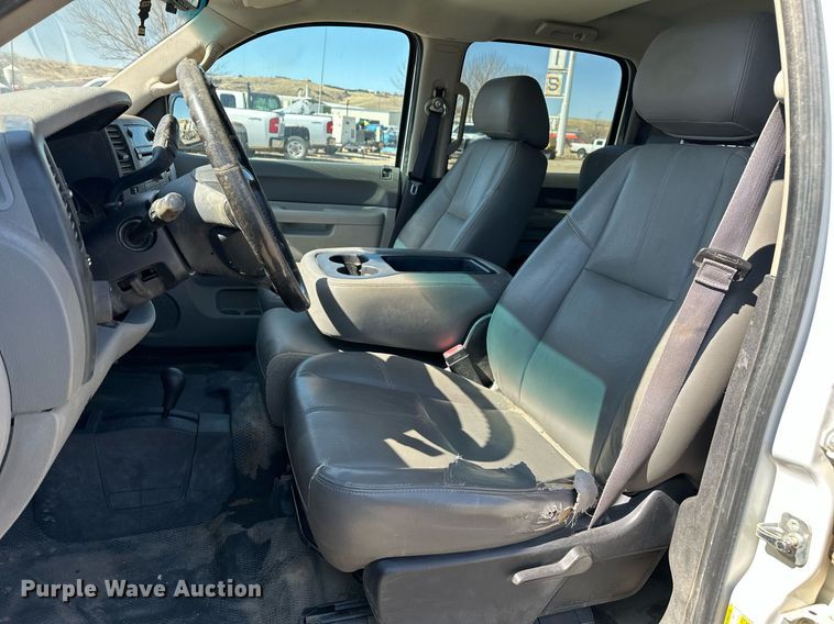 image for item DT7135 2013 Chevrolet 1500 Crew Cab pickup truck