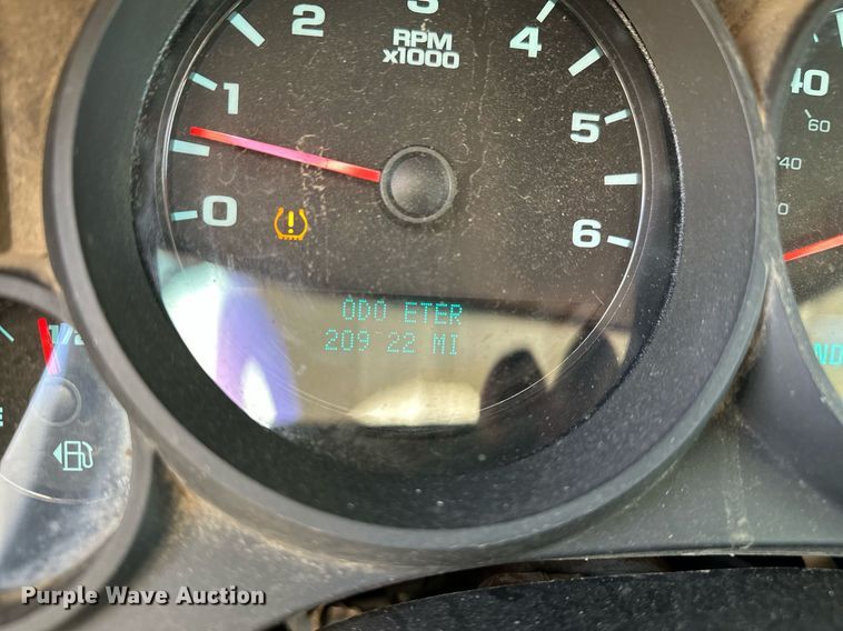 image for item DT7135 2013 Chevrolet 1500 Crew Cab pickup truck