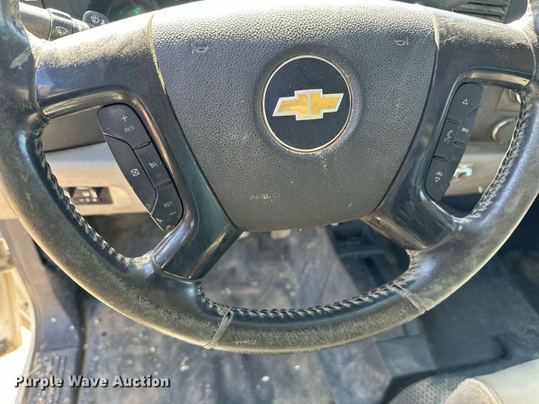 image for item DT7135 2013 Chevrolet 1500 Crew Cab pickup truck