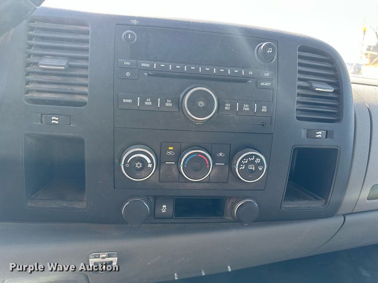 image for item DT7135 2013 Chevrolet 1500 Crew Cab pickup truck