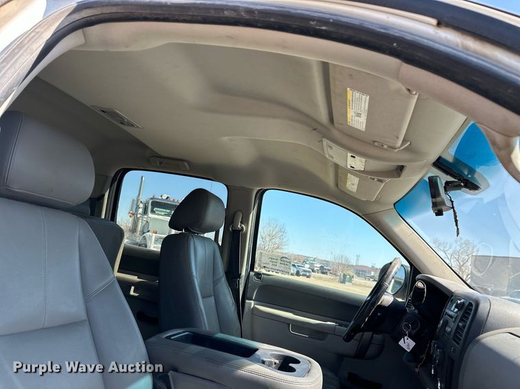 image for item DT7135 2013 Chevrolet 1500 Crew Cab pickup truck