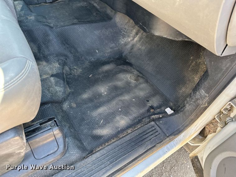 image for item DT7135 2013 Chevrolet 1500 Crew Cab pickup truck