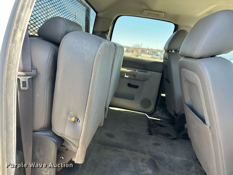 image for item DT7135 2013 Chevrolet 1500 Crew Cab pickup truck