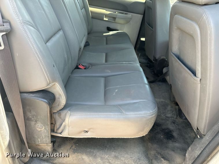 image for item DT7135 2013 Chevrolet 1500 Crew Cab pickup truck