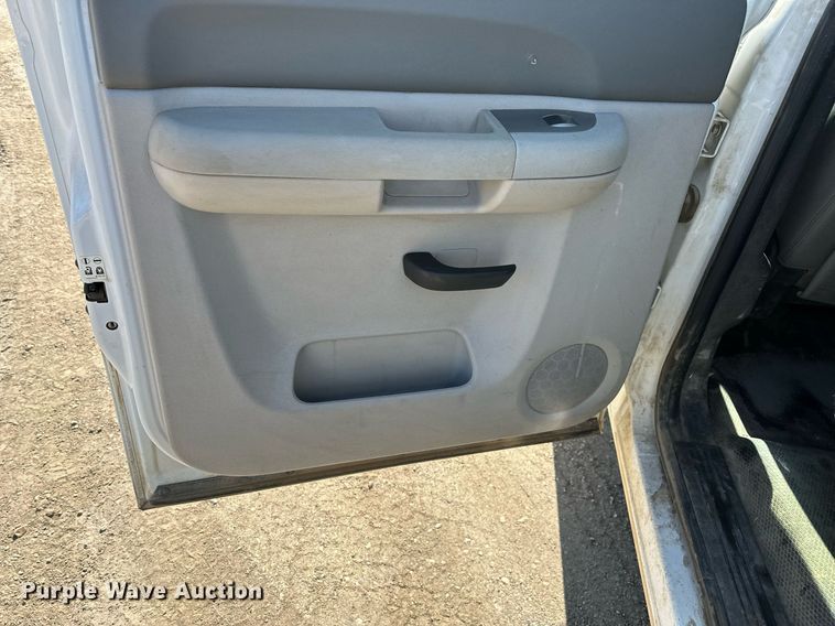 image for item DT7135 2013 Chevrolet 1500 Crew Cab pickup truck