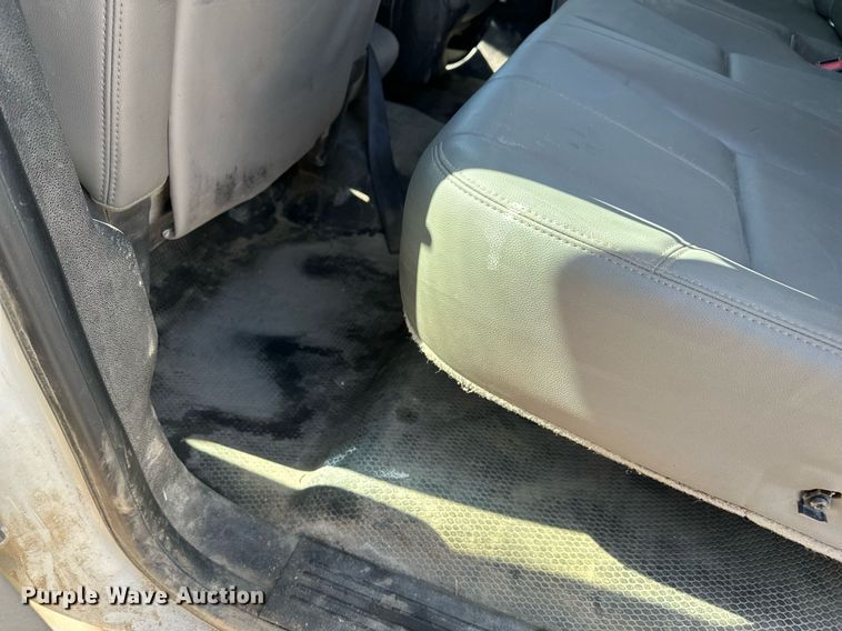 image for item DT7135 2013 Chevrolet 1500 Crew Cab pickup truck