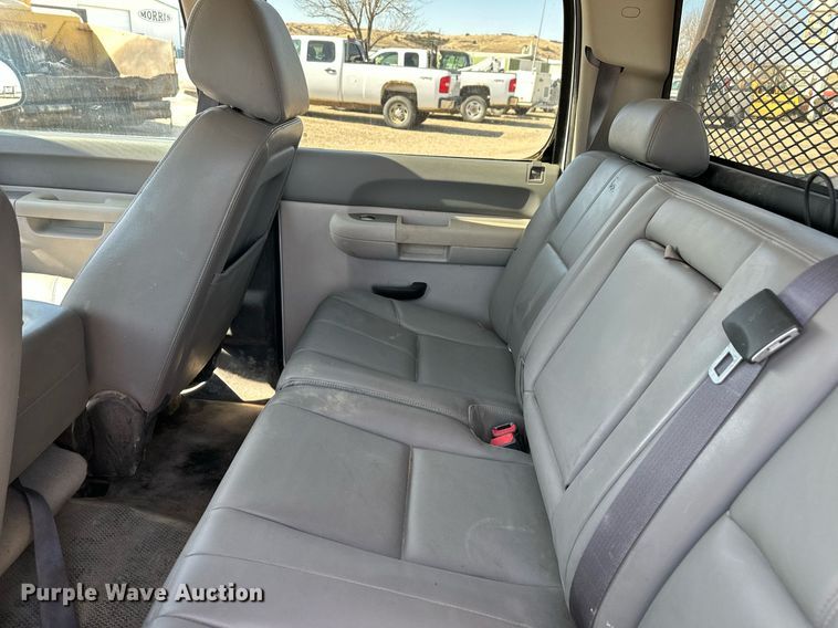 image for item DT7135 2013 Chevrolet 1500 Crew Cab pickup truck