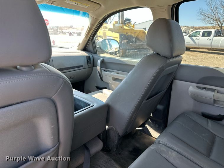 image for item DT7135 2013 Chevrolet 1500 Crew Cab pickup truck