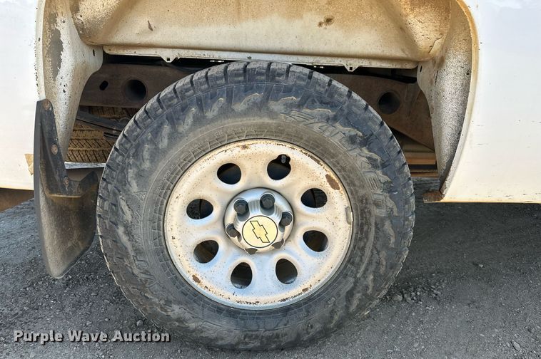 image for item DT7135 2013 Chevrolet 1500 Crew Cab pickup truck