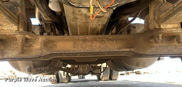 image for item DT7138 1986 Freightliner FLT semi truck