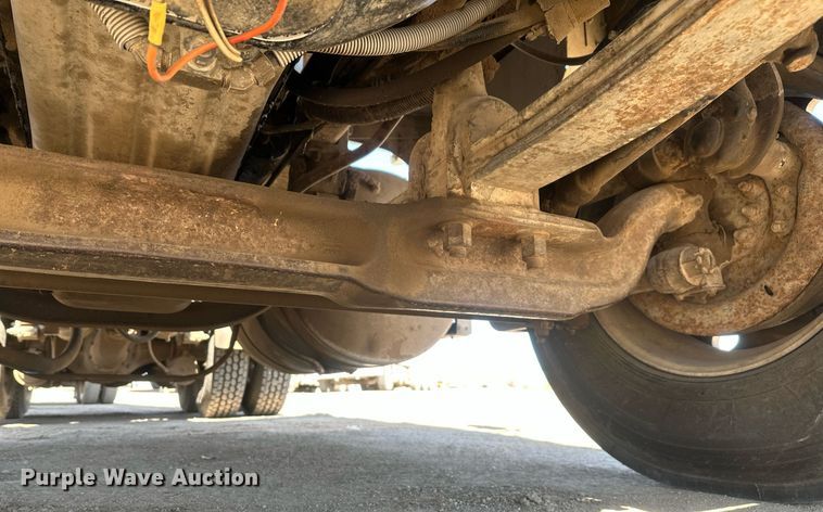 image for item DT7138 1986 Freightliner FLT semi truck