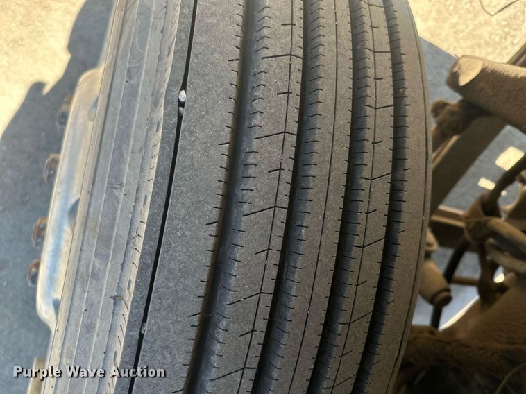 image for item DT7138 1986 Freightliner FLT semi truck