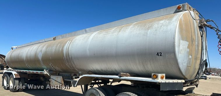 image for item DT7139 1975 Trailmobile F14S4CCH-4 tank trailer