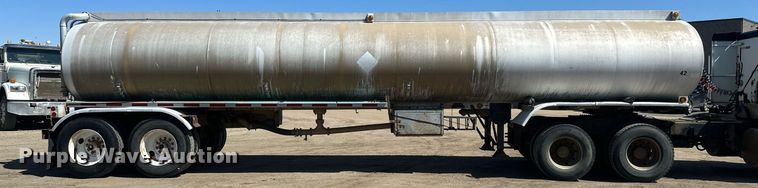 image for item DT7139 1975 Trailmobile F14S4CCH-4 tank trailer