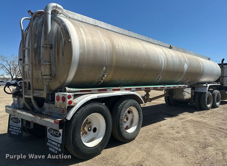 image for item DT7139 1975 Trailmobile F14S4CCH-4 tank trailer