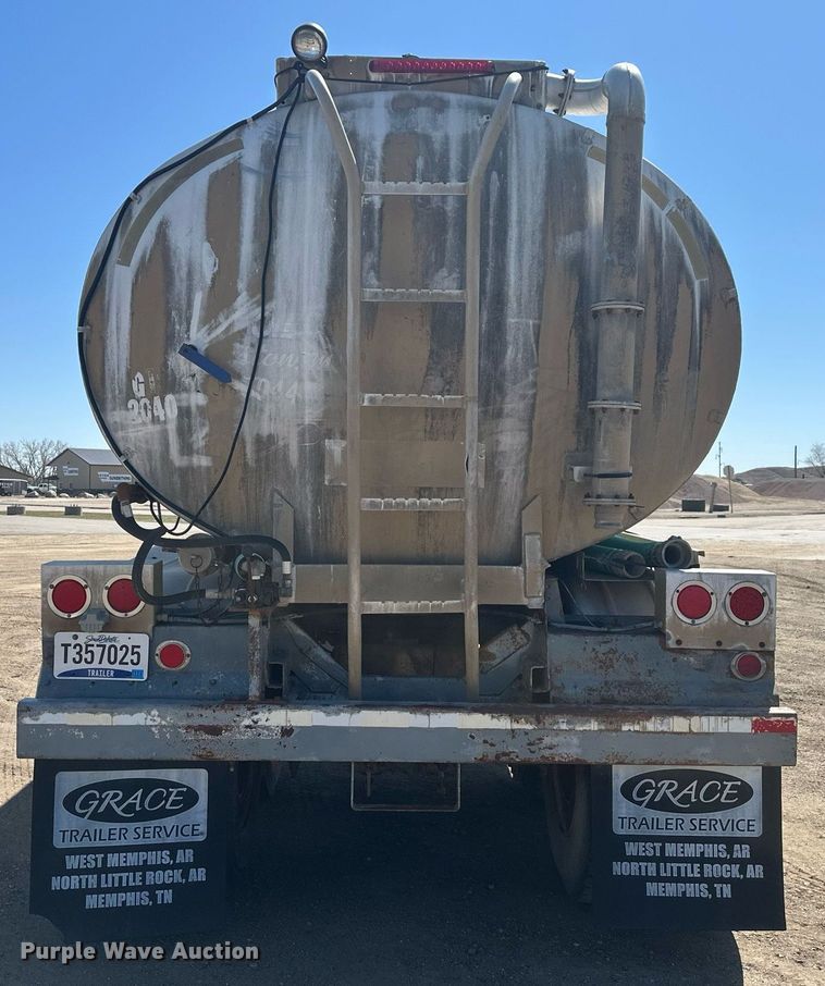 image for item DT7139 1975 Trailmobile F14S4CCH-4 tank trailer