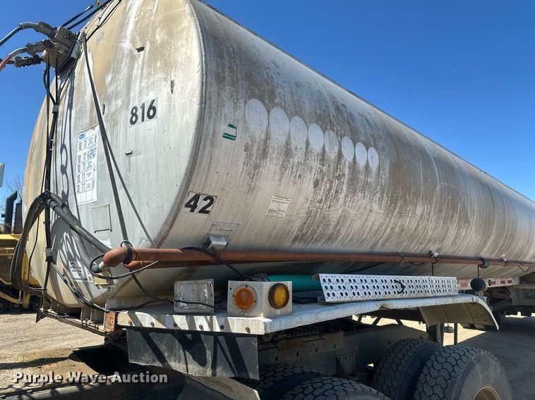 image for item DT7139 1975 Trailmobile F14S4CCH-4 tank trailer