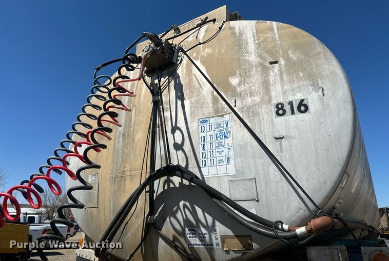 image for item DT7139 1975 Trailmobile F14S4CCH-4 tank trailer