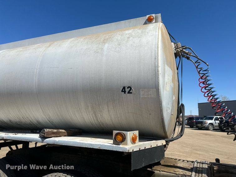 image for item DT7139 1975 Trailmobile F14S4CCH-4 tank trailer