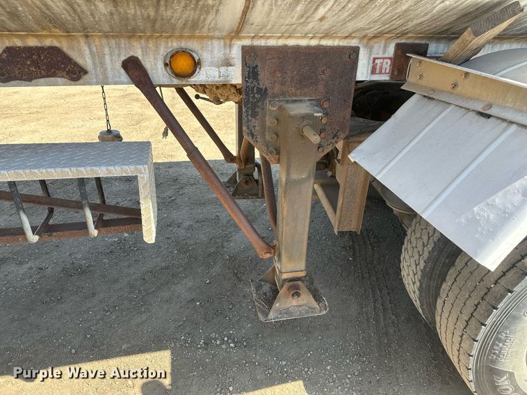 image for item DT7139 1975 Trailmobile F14S4CCH-4 tank trailer