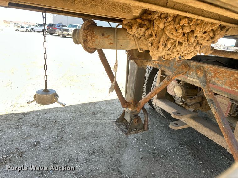 image for item DT7139 1975 Trailmobile F14S4CCH-4 tank trailer