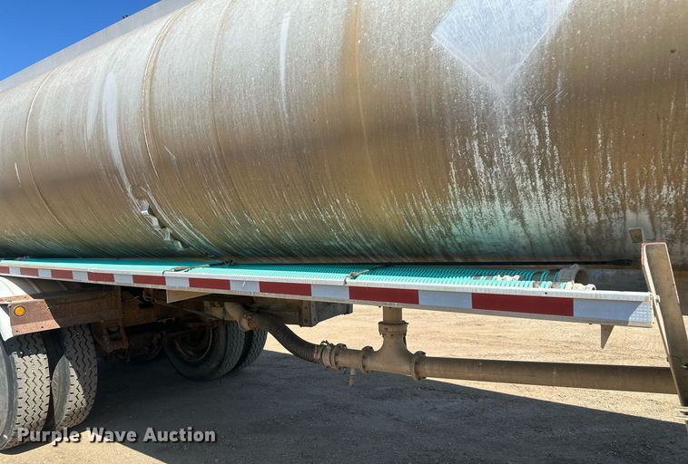 image for item DT7139 1975 Trailmobile F14S4CCH-4 tank trailer