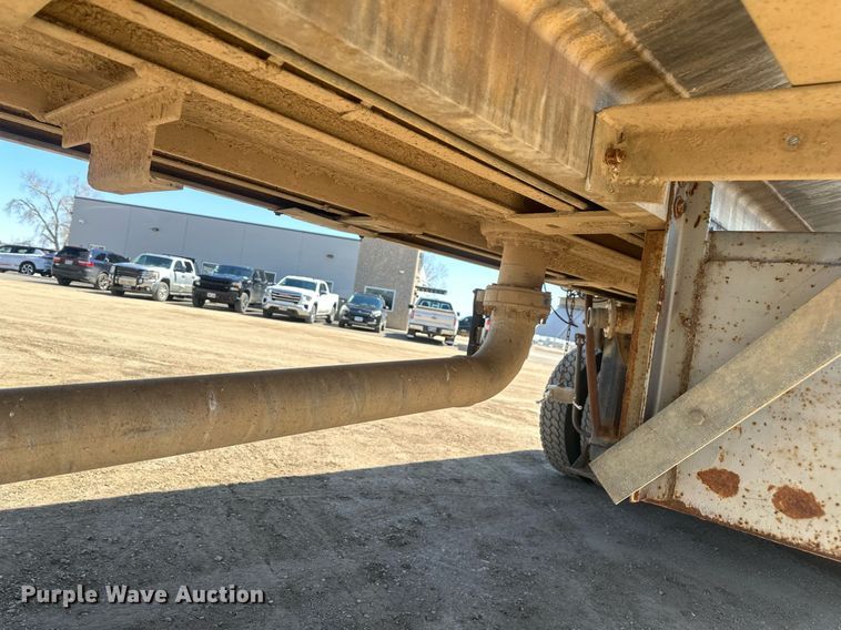 image for item DT7139 1975 Trailmobile F14S4CCH-4 tank trailer