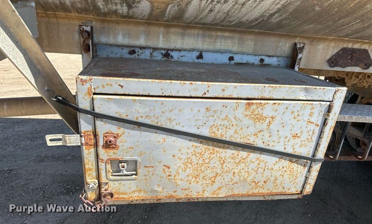 image for item DT7139 1975 Trailmobile F14S4CCH-4 tank trailer