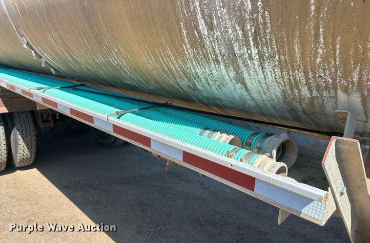 image for item DT7139 1975 Trailmobile F14S4CCH-4 tank trailer