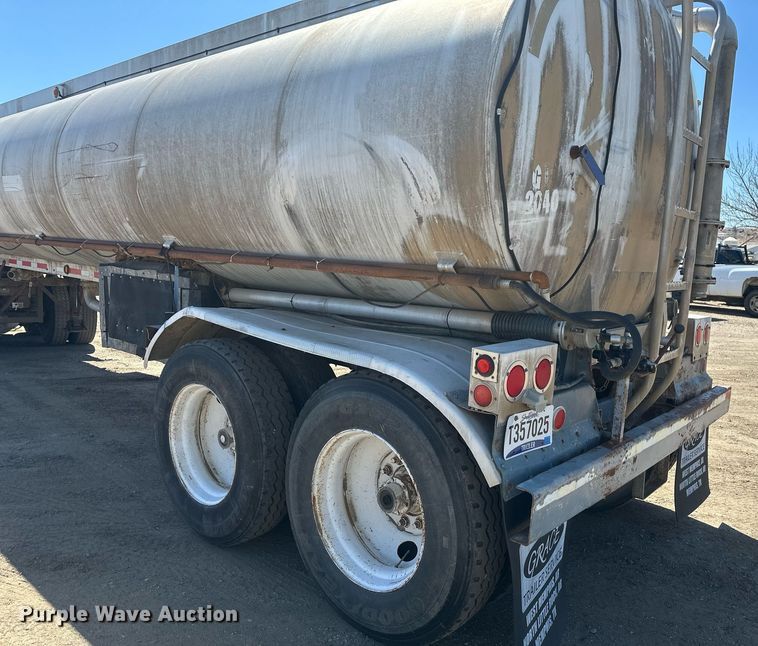 image for item DT7139 1975 Trailmobile F14S4CCH-4 tank trailer