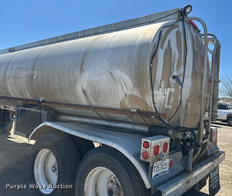 image for item DT7139 1975 Trailmobile F14S4CCH-4 tank trailer