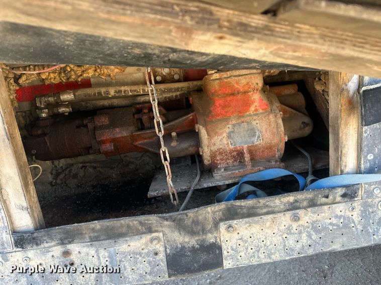 image for item DT7139 1975 Trailmobile F14S4CCH-4 tank trailer