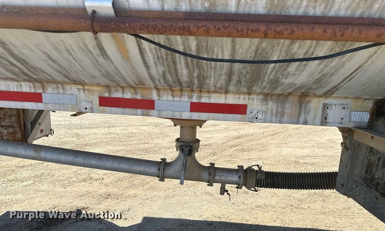 image for item DT7139 1975 Trailmobile F14S4CCH-4 tank trailer