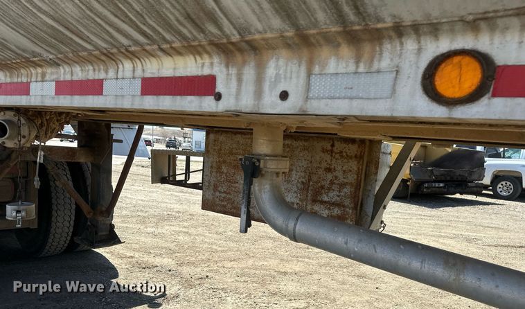 image for item DT7139 1975 Trailmobile F14S4CCH-4 tank trailer