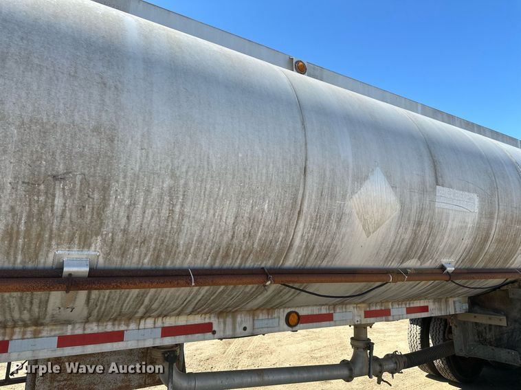 image for item DT7139 1975 Trailmobile F14S4CCH-4 tank trailer