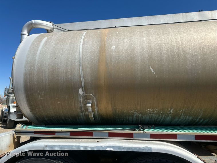 image for item DT7139 1975 Trailmobile F14S4CCH-4 tank trailer