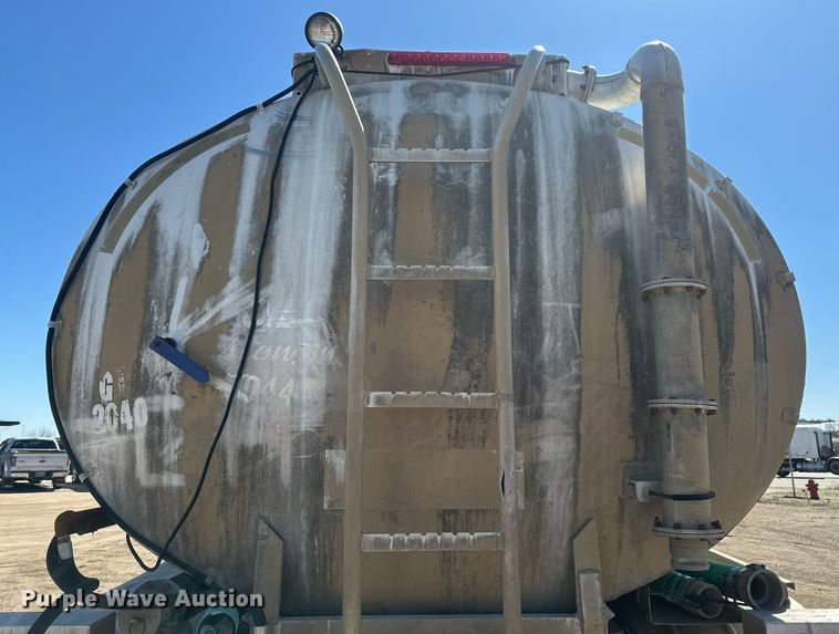 image for item DT7139 1975 Trailmobile F14S4CCH-4 tank trailer